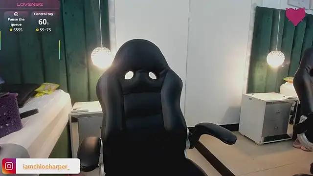 Snapshot of ChloeHarper_ chatting on 09-13-25, 11:54 ChloeHarper online show from 09-13-25, 11:54