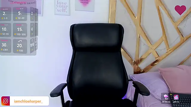 Snapshot of ChloeHarper_ chatting on 10-17-25, 07:05 ChloeHarper online show from 10-17-25, 07:05