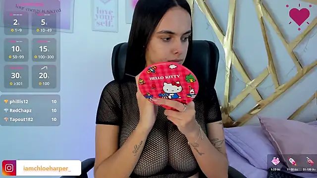 Snapshot of ChloeHarper_ chatting on 10-20-25, 06:41 ChloeHarper online show from 10-20-25, 06:41