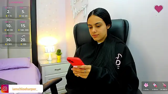 Snapshot of ChloeHarper_ chatting on 11-05-25, 01:11 ChloeHarper online show from 11-05-25, 01:11