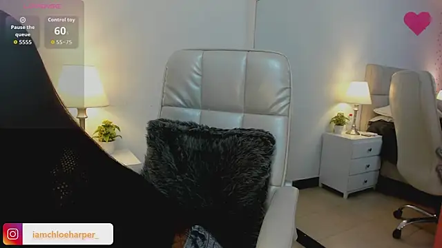 Snapshot of ChloeHarper_ chatting on 11-08-25, 11:43 ChloeHarper online show from 11-08-25, 11:43