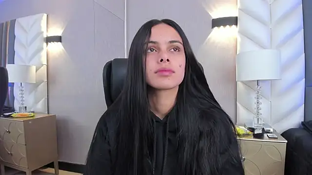 Snapshot of ChloeHarper_ chatting on 12-15-25, 11:36 ChloeHarper online show from 12-15-25, 11:36