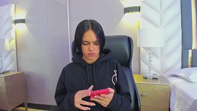 ChloeHarper  online show from 01-19-26, 11:36