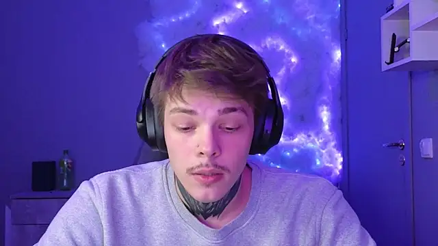 Snapshot of DENIS_HERE chatting on 12-25-24, 05:37 DENIS HERE online show from 12-25-24, 05:37