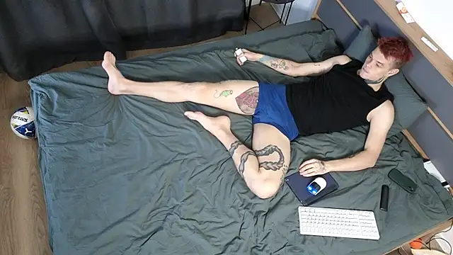 Snapshot of DENIS_HERE chatting on 10-30-25, 03:35 DENIS HERE online show from 10-30-25, 03:35