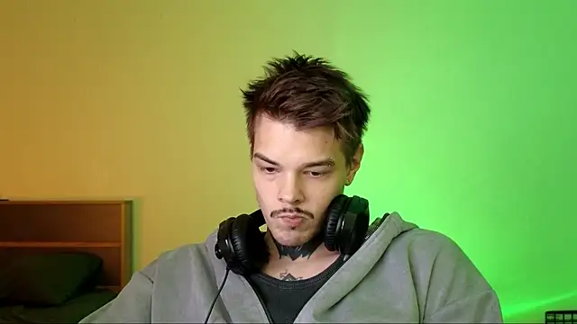 Snapshot of DENIS_HERE chatting on 11-24-25, 12:54 DENIS HERE online show from 11-24-25, 12:54