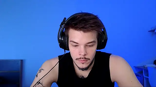 Snapshot of DENIS_HERE chatting on 11-27-25, 06:21 DENIS HERE online show from 11-27-25, 06:21