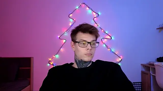 Snapshot of DENIS_HERE chatting on 12-01-25, 10:15 DENIS HERE online show from 12-01-25, 10:15