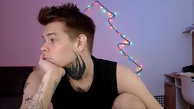 Snapshot of DENIS_HERE chatting on 12-02-25, 10:20 DENIS HERE online show from 12-02-25, 10:20