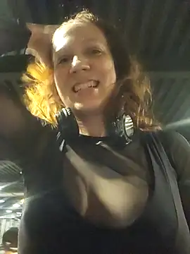 Exhibitionsplit online show from 10-29-25, 09:27