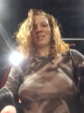 Exhibitionsplit online show from 03-06-26, 11:01