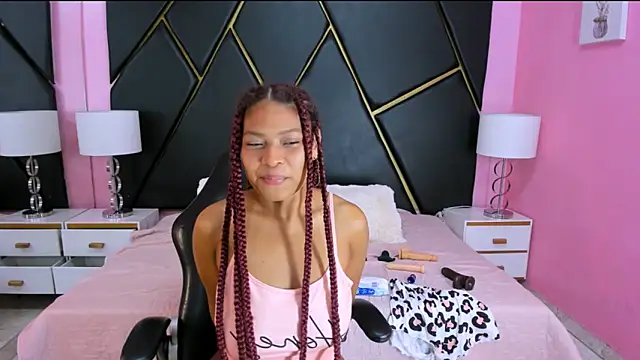 Naomi Tylers online show from 10-25-25, 02:13