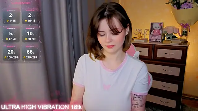 cutie mili online show from 10-22-25, 08:47