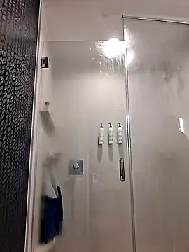 Snapshot of chainjulious chatting on 12-16-25, 06:13 chainjulious online show from 12-16-25, 06:13