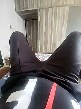 Snapshot of DesiRocco7 chatting on 09-20-25, 06:47 DesiRocco7 online show from 09-20-25, 06:47