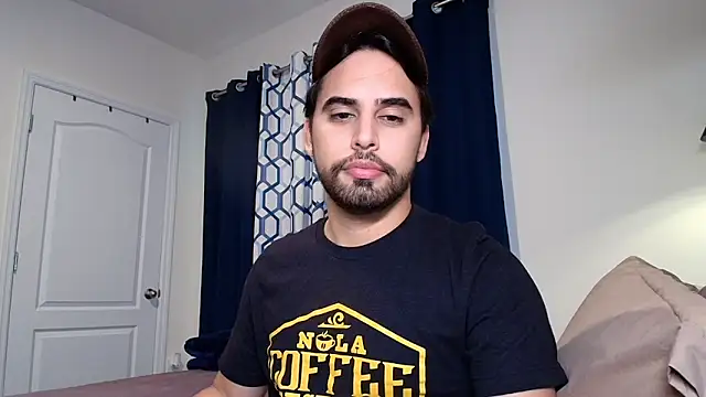 Snapshot of thonylewys chatting on 09-27-25, 10:37 thonylewys online show from 09-27-25, 10:37