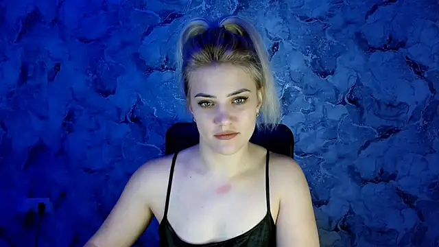 Snapshot of nika_gold1 chatting on 12-08-24, 07:00 nika gold1 online show from 12-08-24, 07:00