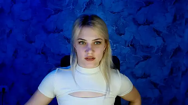 Snapshot of nika_gold1 chatting on 12-14-24, 05:36 nika gold1 online show from 12-14-24, 05:36