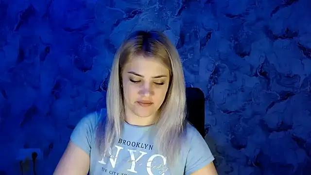 Snapshot of nika_gold1 chatting on 02-26-25, 04:35 nika gold1 online show from 02-26-25, 04:35