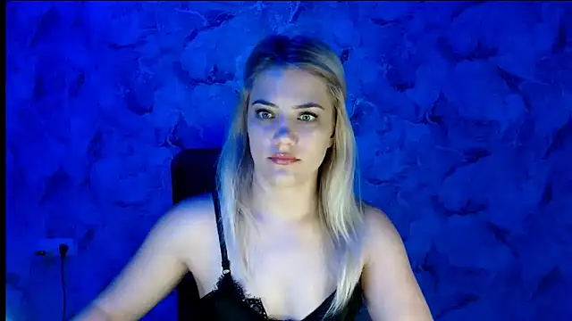 Snapshot of nika_gold1 chatting on 10-13-25, 05:46 nika gold1 online show from 10-13-25, 05:46