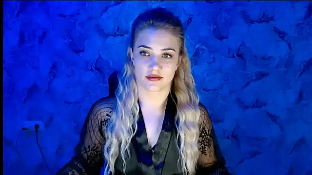 Snapshot of nika_gold1 chatting on 10-24-25, 06:15 nika gold1 online show from 10-24-25, 06:15