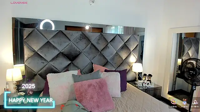 sofhiaa adaams online show from 01-22-25, 04:55