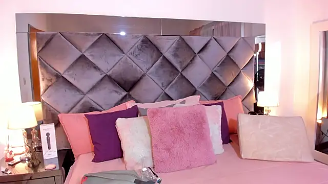 sofhiaa adaams online show from 02-14-25, 05:03