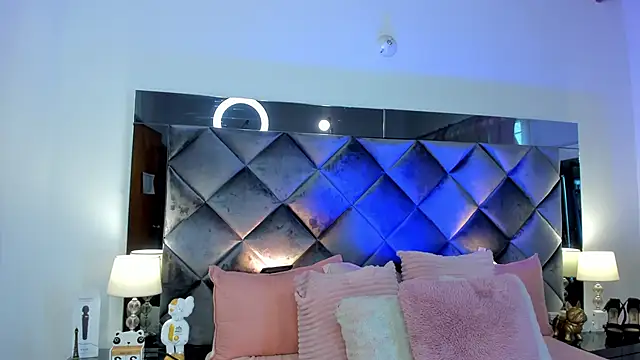 sofhiaa adaams online show from 02-25-25, 06:20