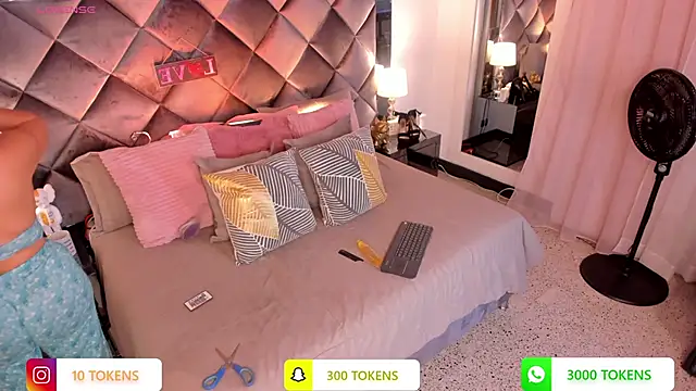 sofhiaa adaams online show from 03-12-25, 11:22