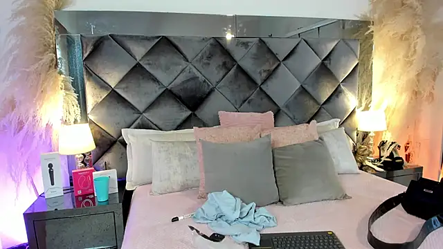 sofhiaa adaams online show from 09-23-25, 11:08