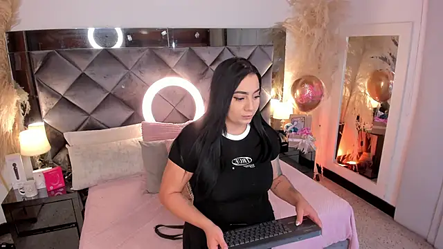 sofhiaa adaams online show from 10-06-25, 11:13