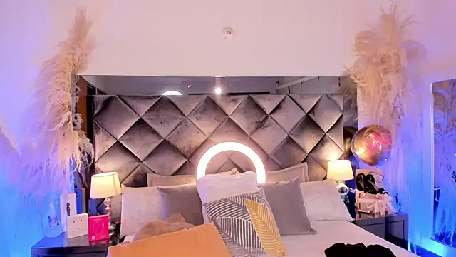 sofhiaa adaams online show from 10-08-25, 11:02