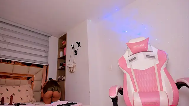 andreafernandz online show from 03-03-26, 01:12