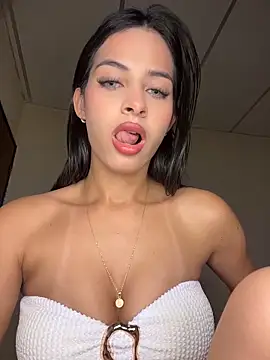 violetta-brown1 online show from 04-10-26, 01:22