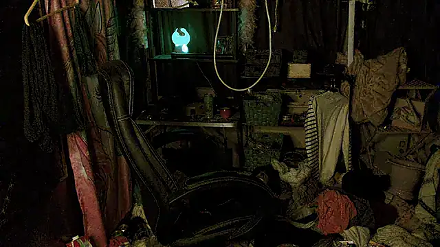 Ombeline1 online show from 11-10-25, 11:15