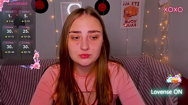 Snapshot of MilliStrii chatting on 12-23-25, 01:03 MilliStrii online show from 12-23-25, 01:03