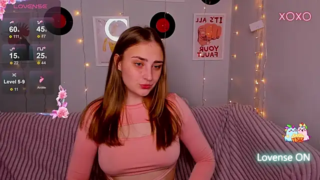 Snapshot of MilliStrii chatting on 01-09-26, 12:46 MilliStrii online show from 01-09-26, 12:46