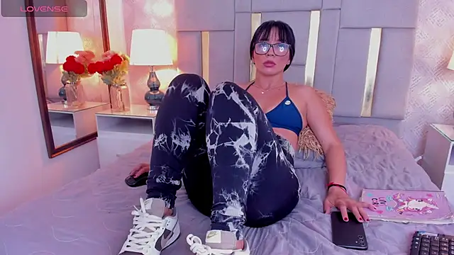 Camilaa Sanchez  online show from 01-31-25, 12:18