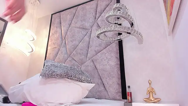 Camilaa Sanchez  online show from 02-04-25, 05:12