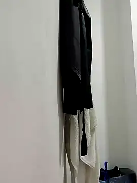 Lia Hurley online show from 12-21-24, 08:00