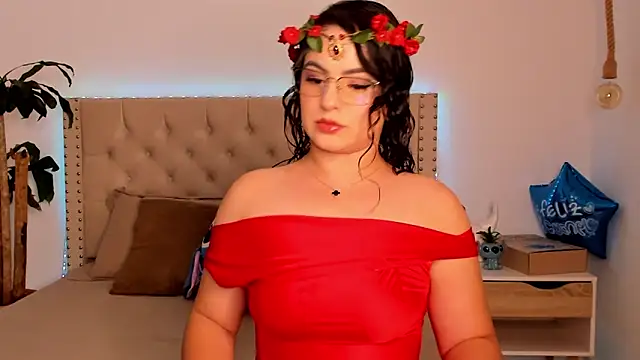 Lia Hurley online show from 02-14-25, 05:03