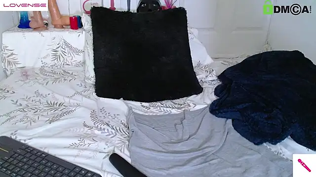 Snapshot of Hot_Candy_ chatting on 01-09-25, 04:39 Hot Candy online show from 01-09-25, 04:39