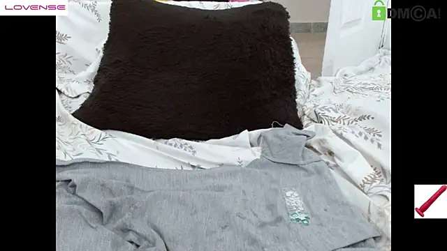 Snapshot of Hot_Candy_ chatting on 03-01-25, 04:54 Hot Candy online show from 03-01-25, 04:54