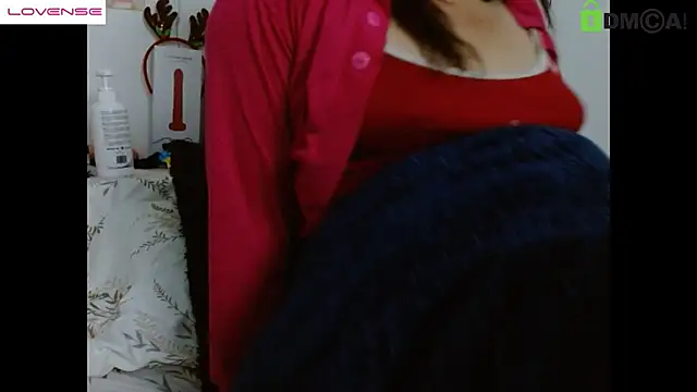 Snapshot of Hot_Candy_ chatting on 03-05-25, 10:44 Hot Candy online show from 03-05-25, 10:44