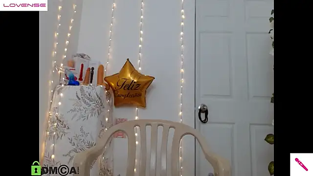 Snapshot of Hot_Candy_ chatting on 03-11-25, 01:23 Hot Candy online show from 03-11-25, 01:23