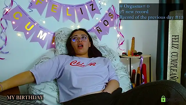 Snapshot of Hot_Candy_ chatting on 11-29-25, 11:08 Hot Candy online show from 11-29-25, 11:08