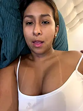 Snapshot of AmelyaMann chatting on 09-14-25, 01:27 AmelyaMann online show from 09-14-25, 01:27