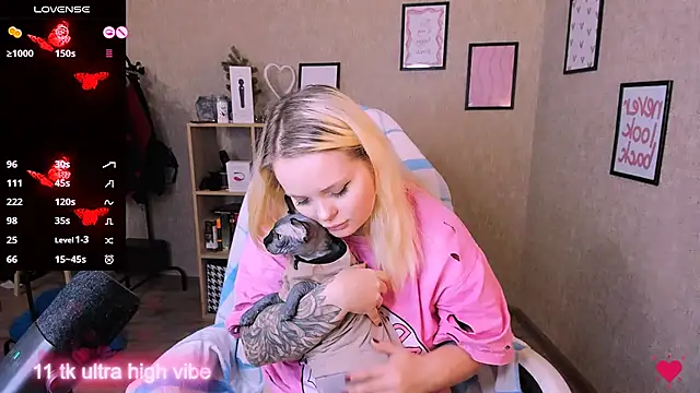 flower sarah  online show from 02-25-25, 04:10