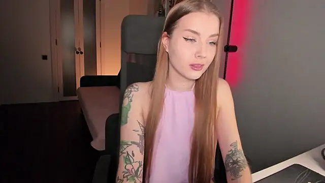 Midnight Mi online show from 10-25-25, 03:40