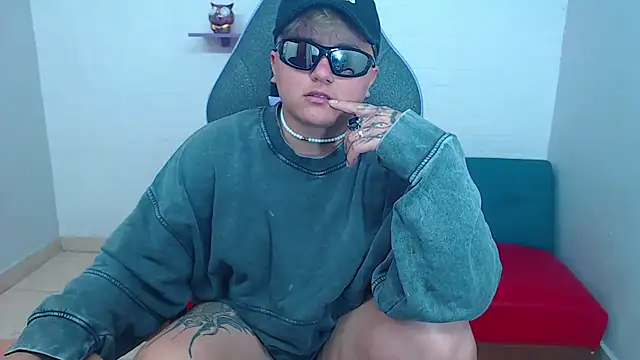 isabeautyx19 online show from 02-04-25, 05:21